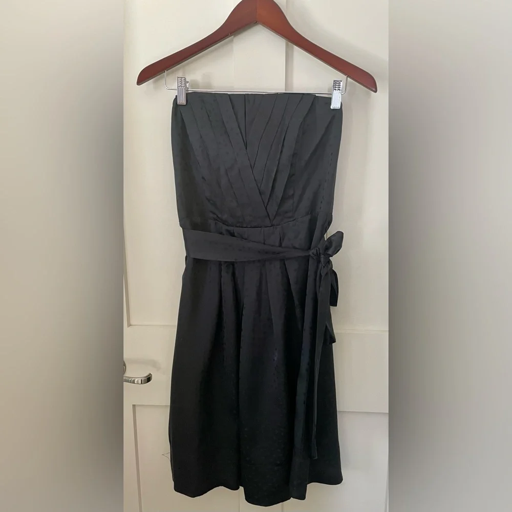Beautiful Black Silk Strapless Dress by White House Black Market, Size 6 - Picture 1 of 8